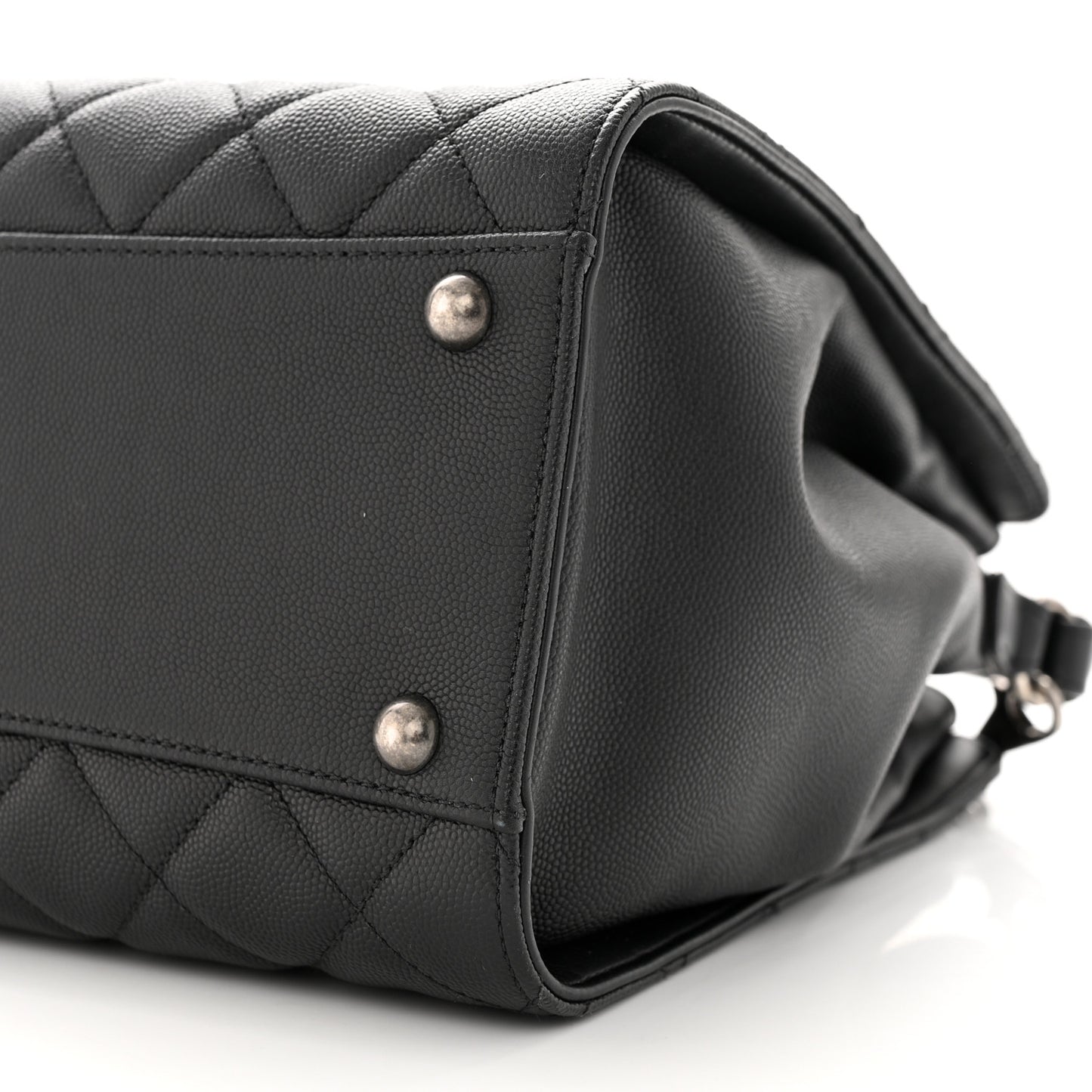Caviar Quilted Medium CC Bucket Bag Black