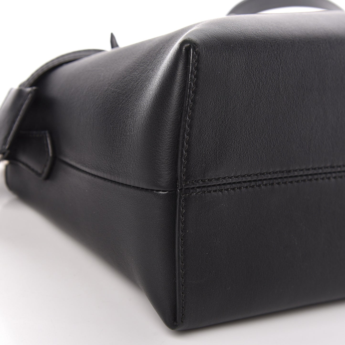 Vitello Dolce Medium By The Way Boston Bag Black