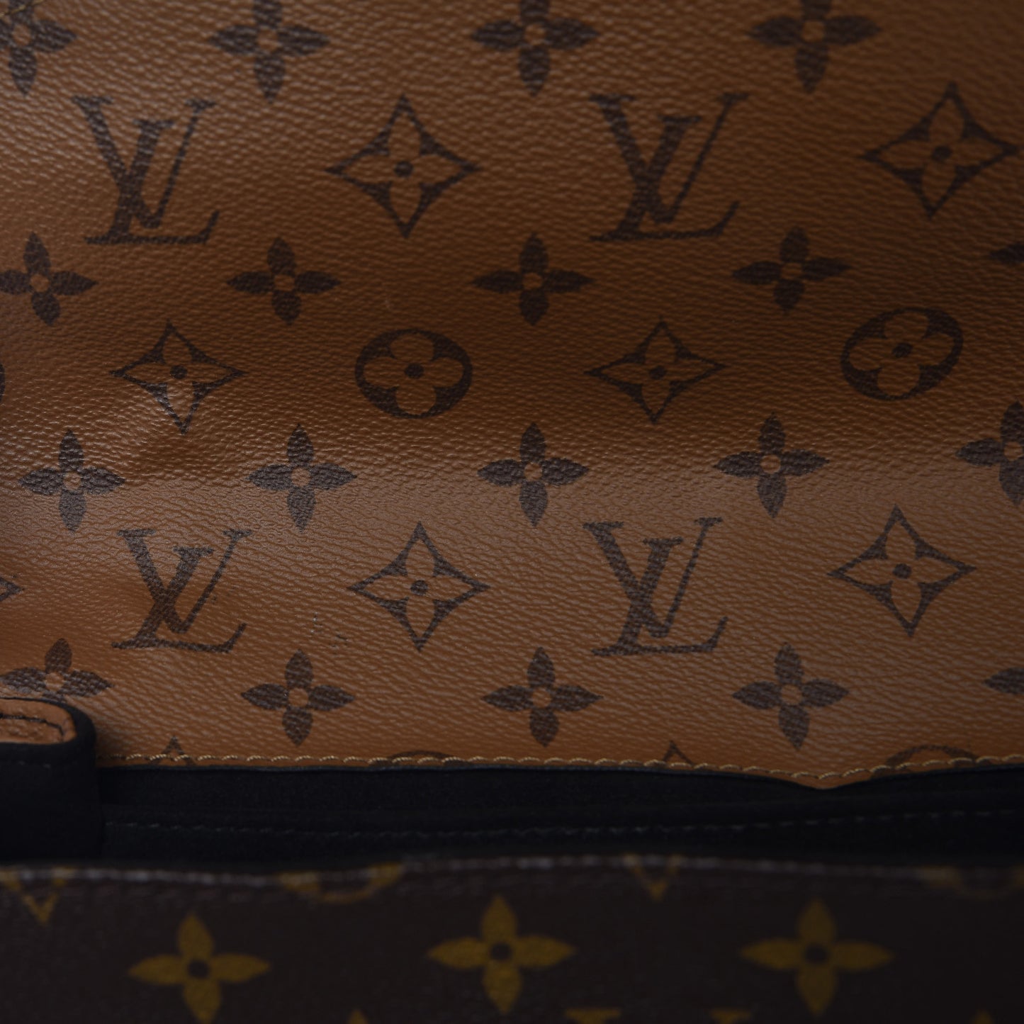 Reverse Monogram Pochette Metis