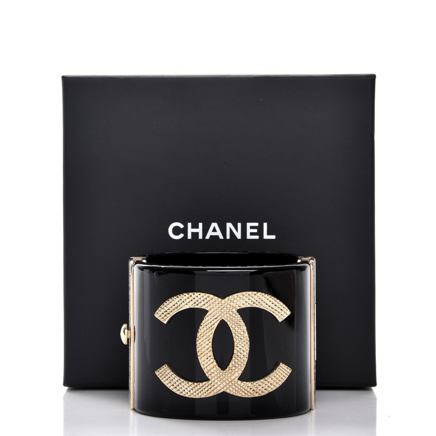 Resin Quilted CC Cuff Black Gold