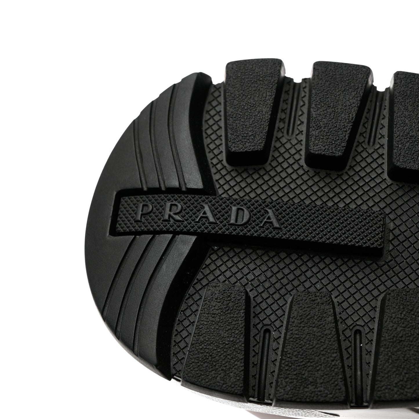 Re-Nylon Piuma Metal Triangle Logo Quilted 45mm Sneakers 39 Alabastro