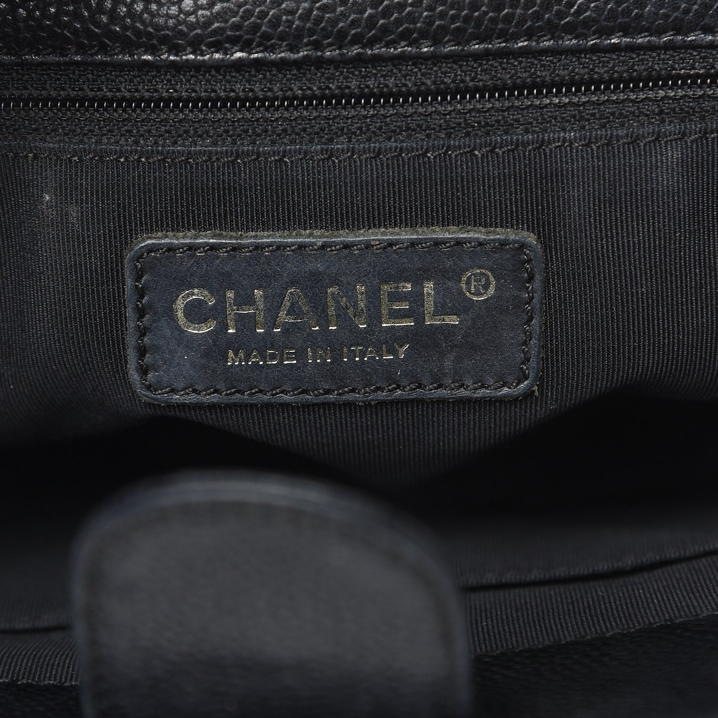 Caviar Quilted Petit Shopping Tote PST Black