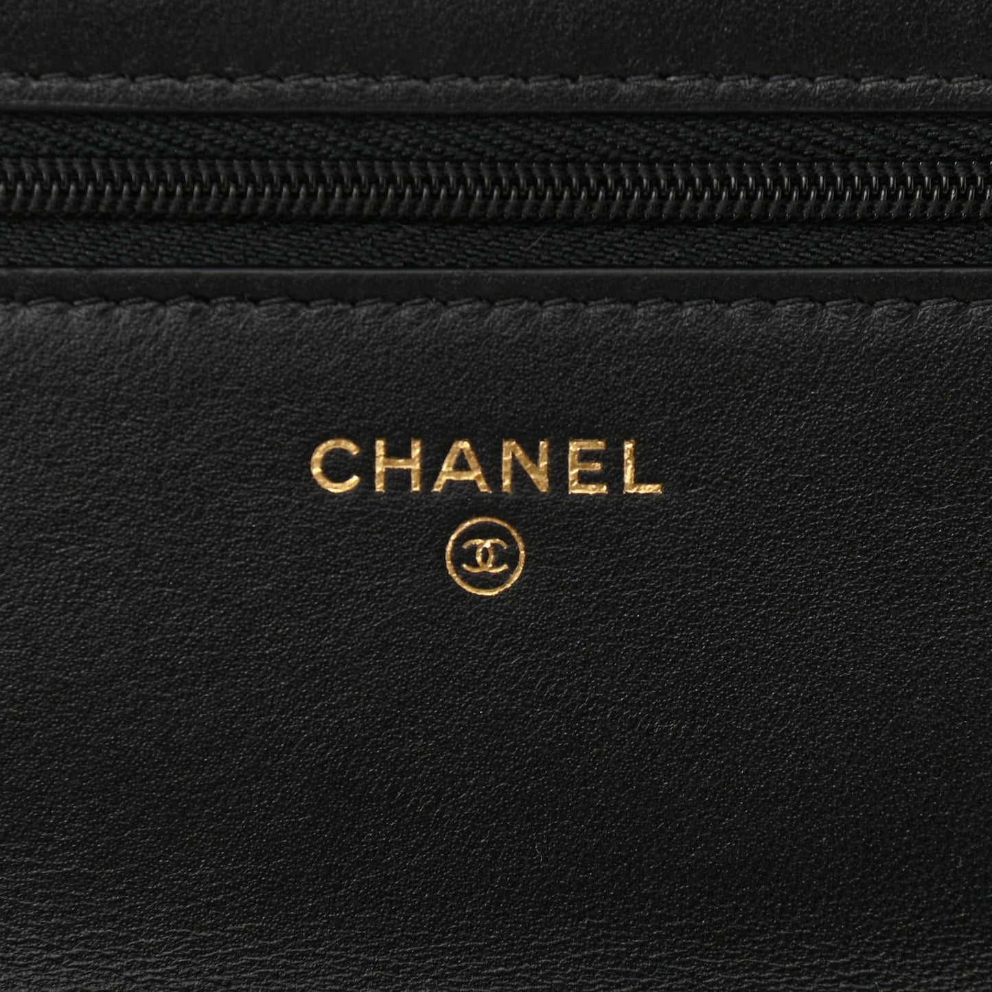 Lambskin Quilted Wallet On Chain WOC White Black