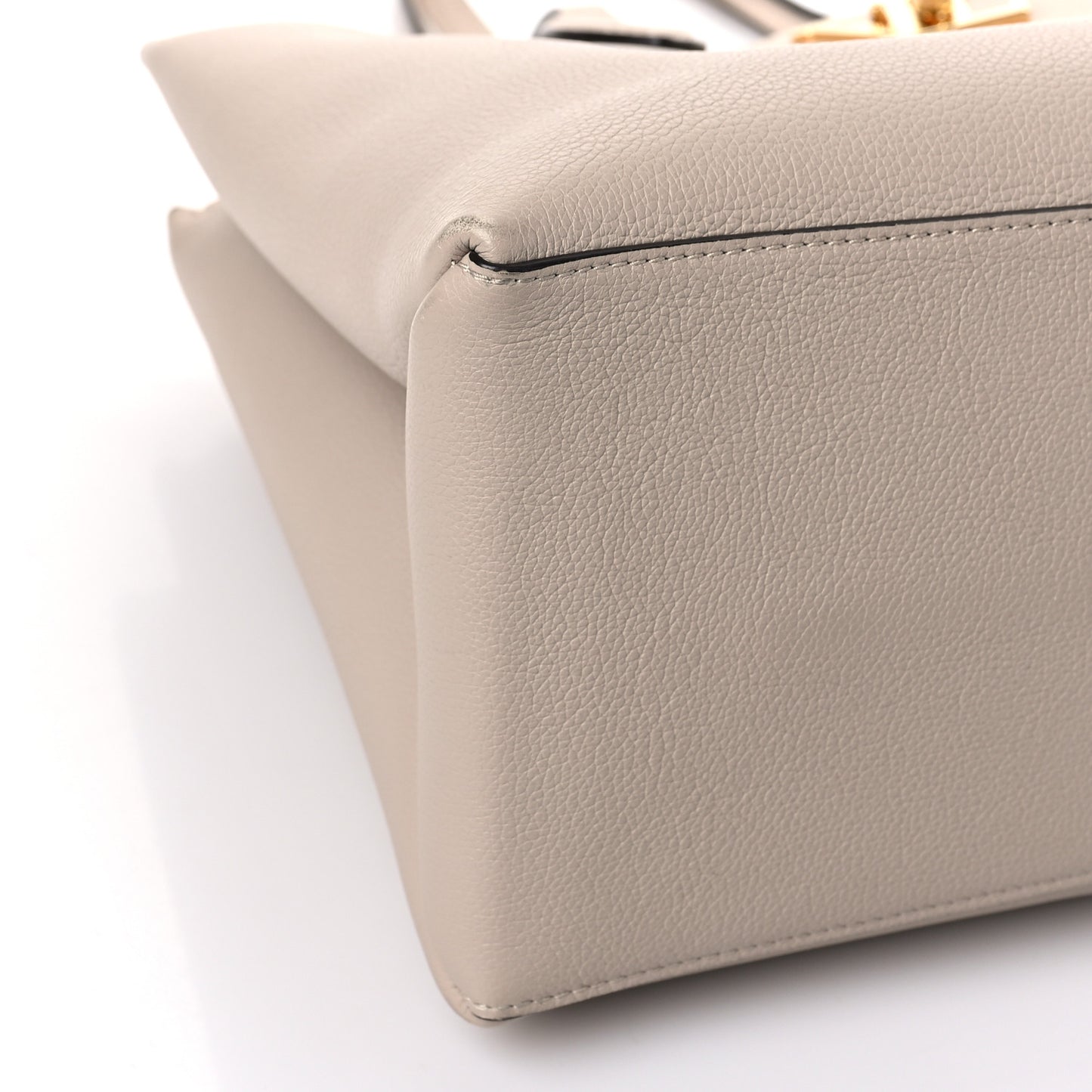 Grained Calfskin Lockme Shopper Greige