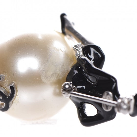Pearl Resin Coco Brooch Black Ivory