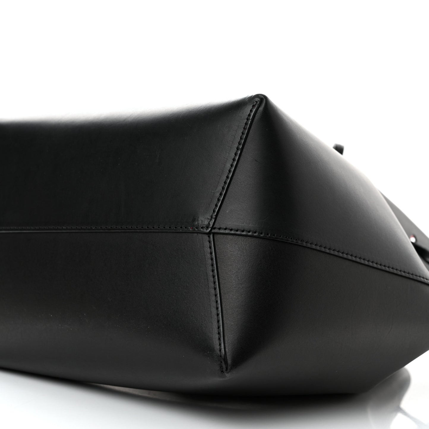 Vegetable Tanned Calfskin Bucket Bag Black Flamma