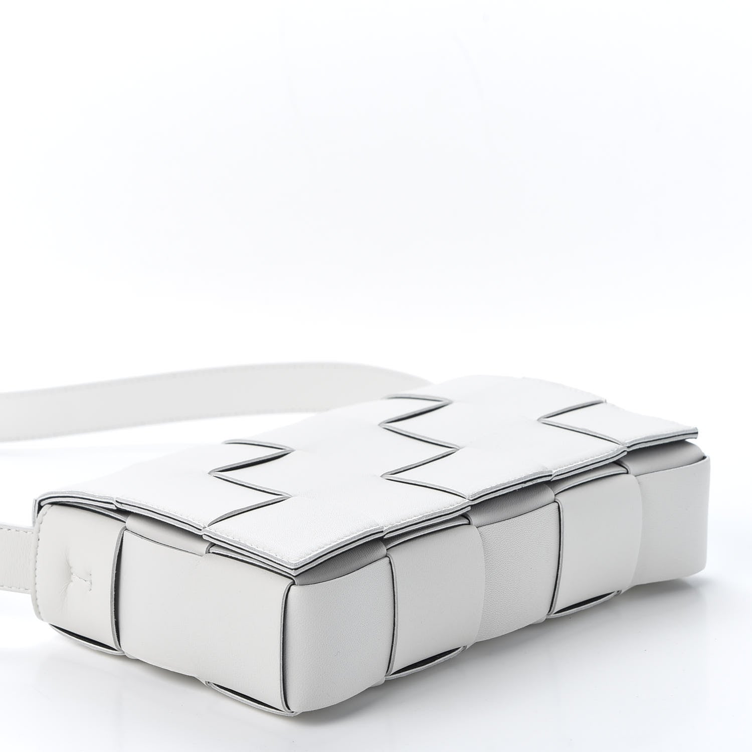 Bottega Veneta Lambskin Maxi Intrecciato Cassette Crossbody Bag White 3 of 8