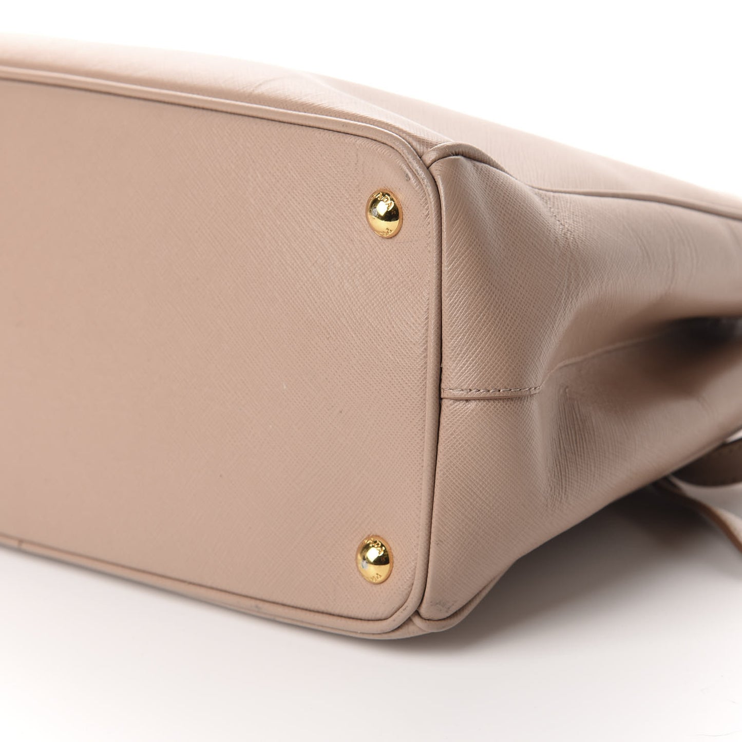 Saffiano Medium Galleria Double Zip Tote Cammeo