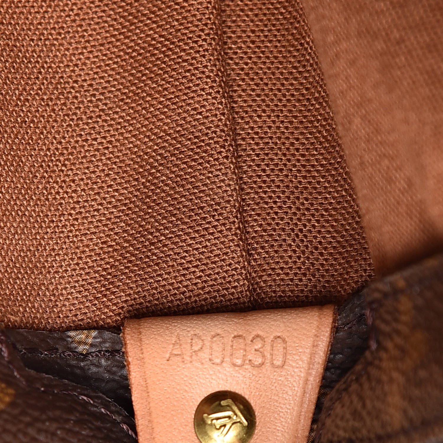 Louis Vuitton Monogram Cabas Mezzo 7 of 12