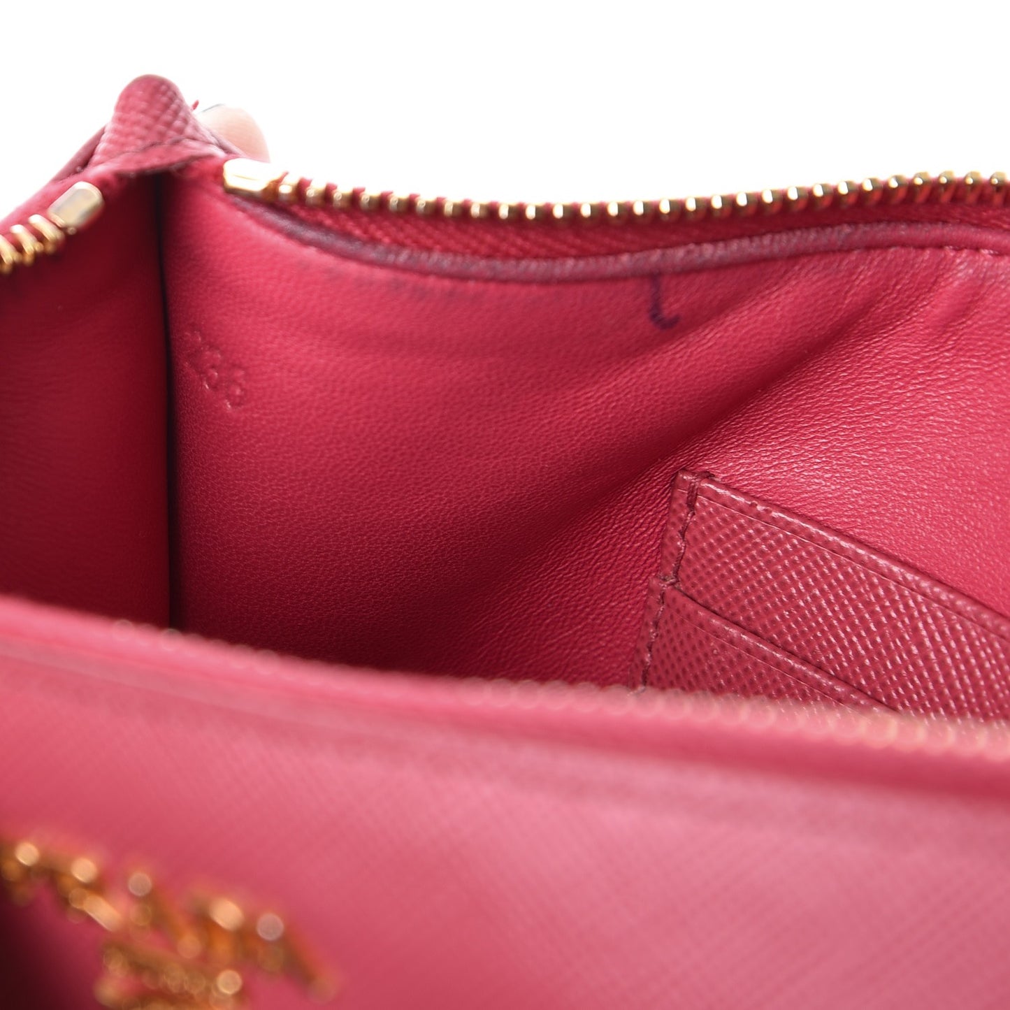 Saffiano Flat Zip Wristlet Peonia