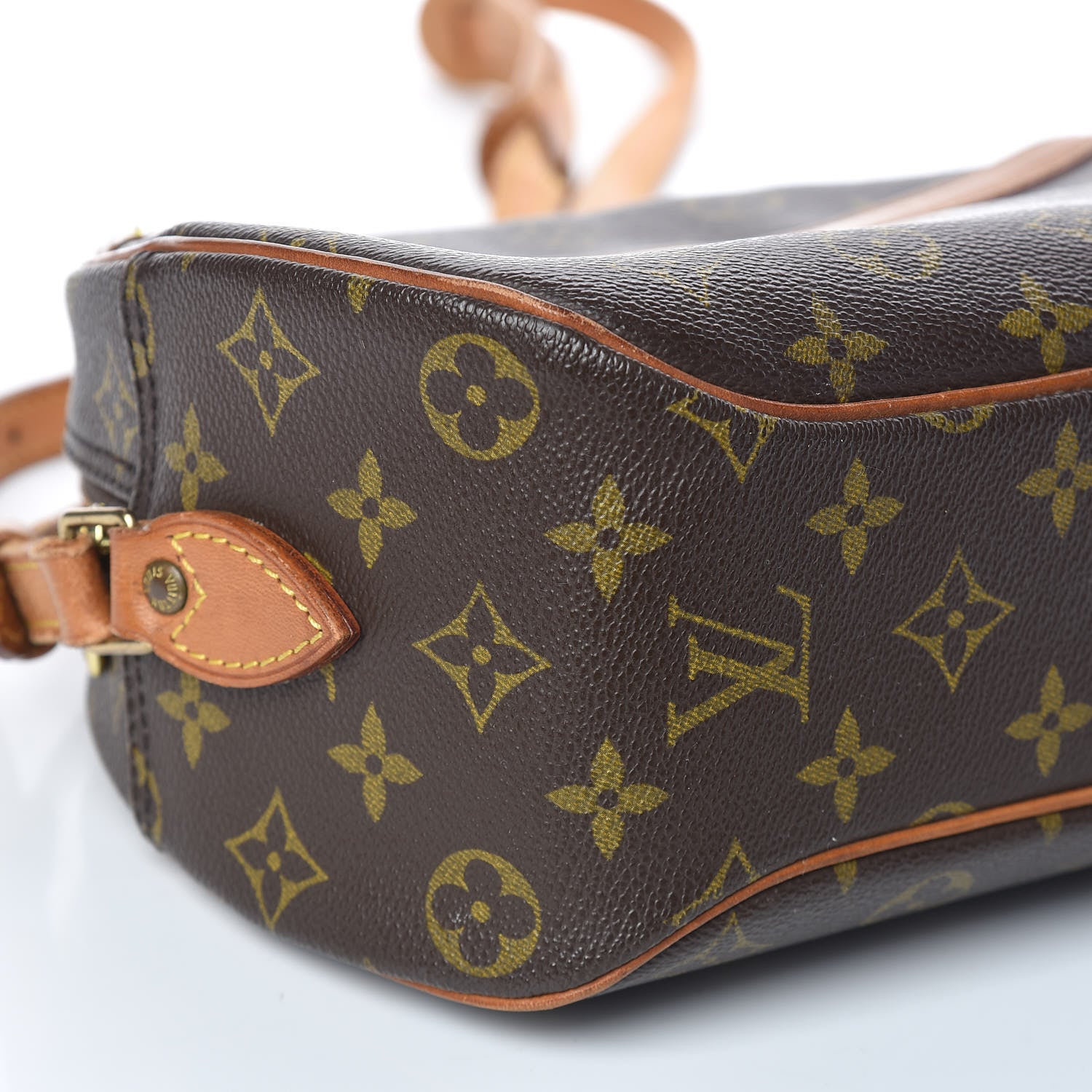 Louis Vuitton Monogram Blois 8 of 18