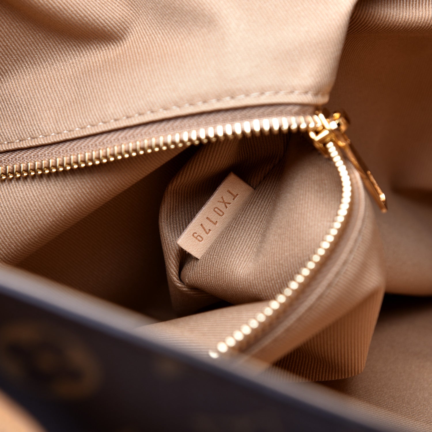 Louis Vuitton Monogram Graceful MM 9 of 12