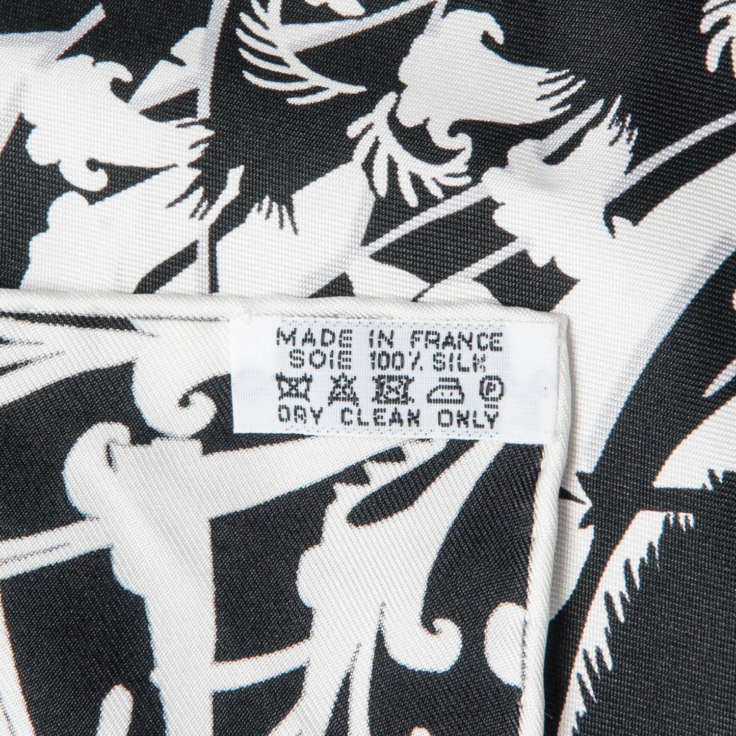Hermes Silk Tyger Tyger Scarf 90 Noir Blanc Gris 3 of 6