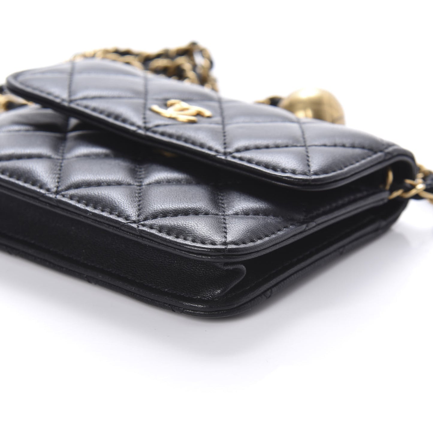 Lambskin Quilted Pearl Crush Clutch With Chain Black