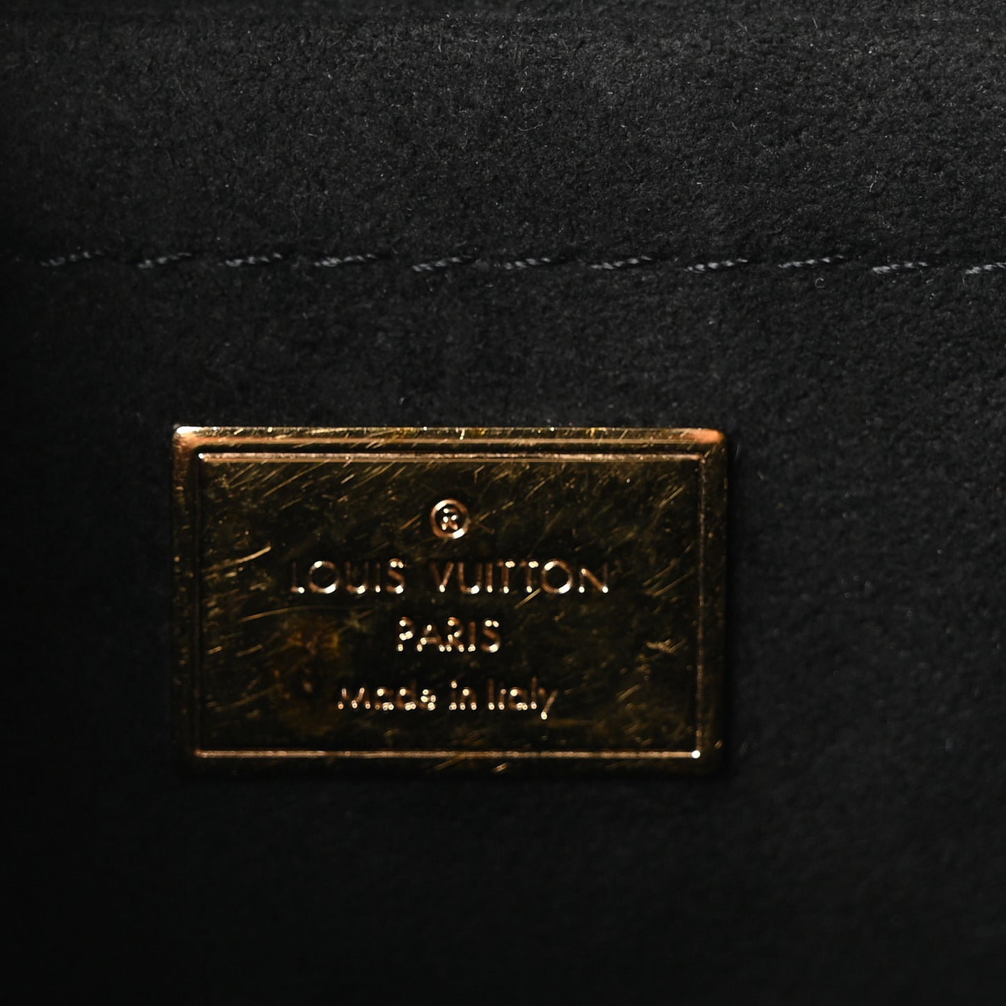 Vernis Epi Monogram Spring Street Black