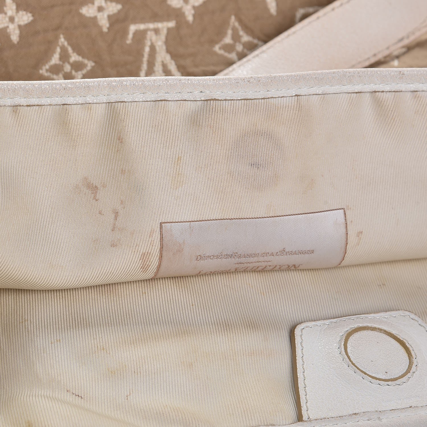 Louis Vuitton Monogram Sabbia Besace White 13 of 18