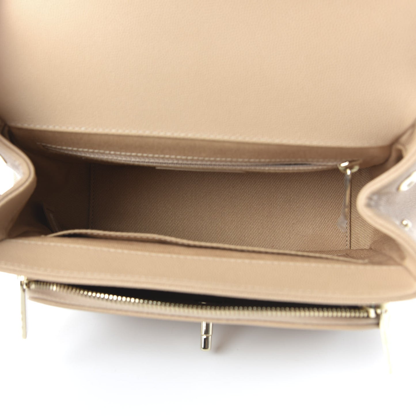 Caviar Quilted Medium Business Affinity Flap Beige