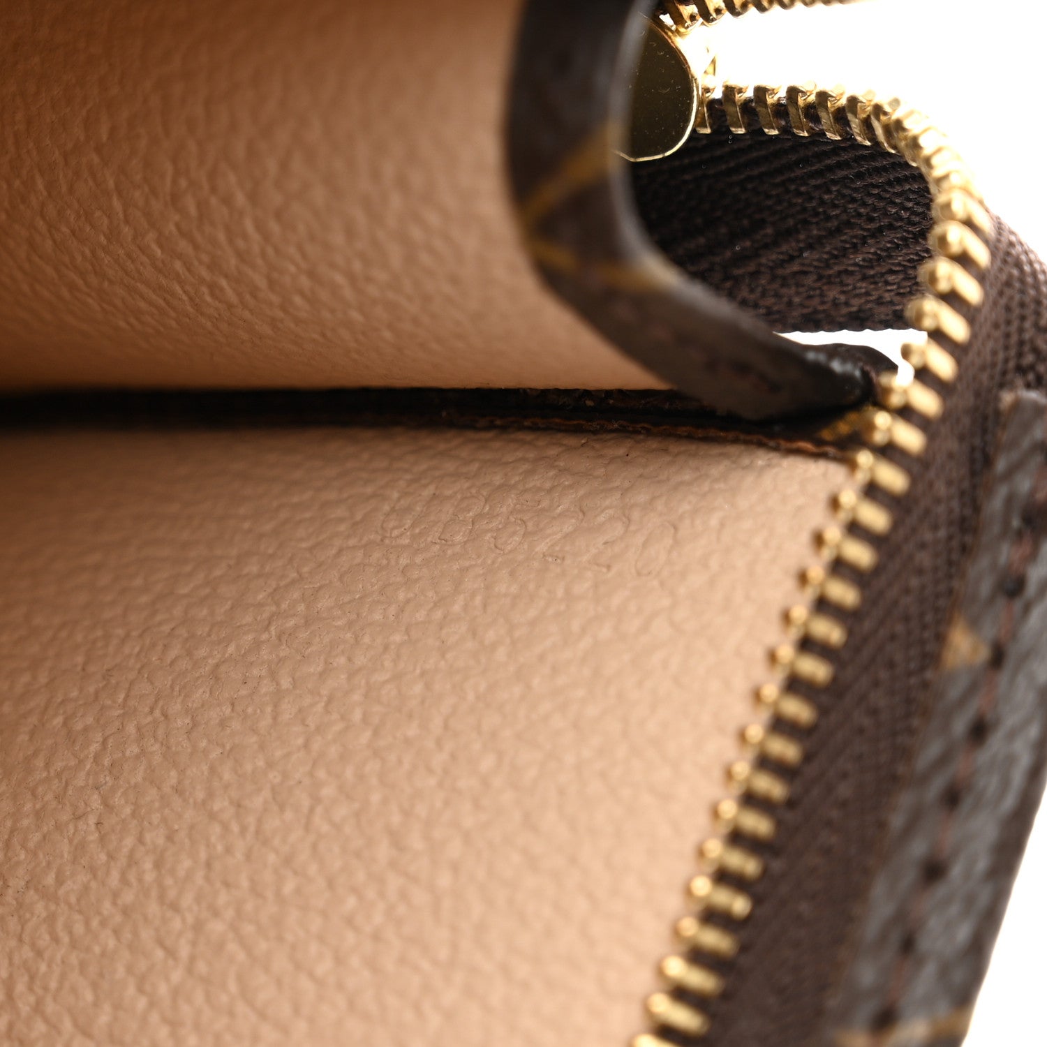 Louis Vuitton Monogram Toiletry Pouch 15 6 of 7