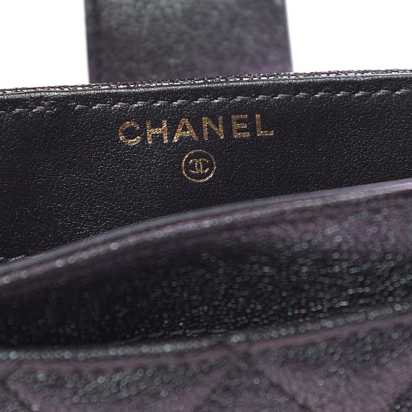 Iridescent Caviar Quilted Classic Strap Pouch Black
