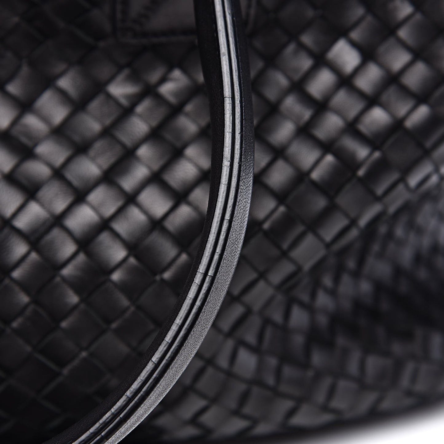 Nappa Intrecciato Medium Cabat Black
