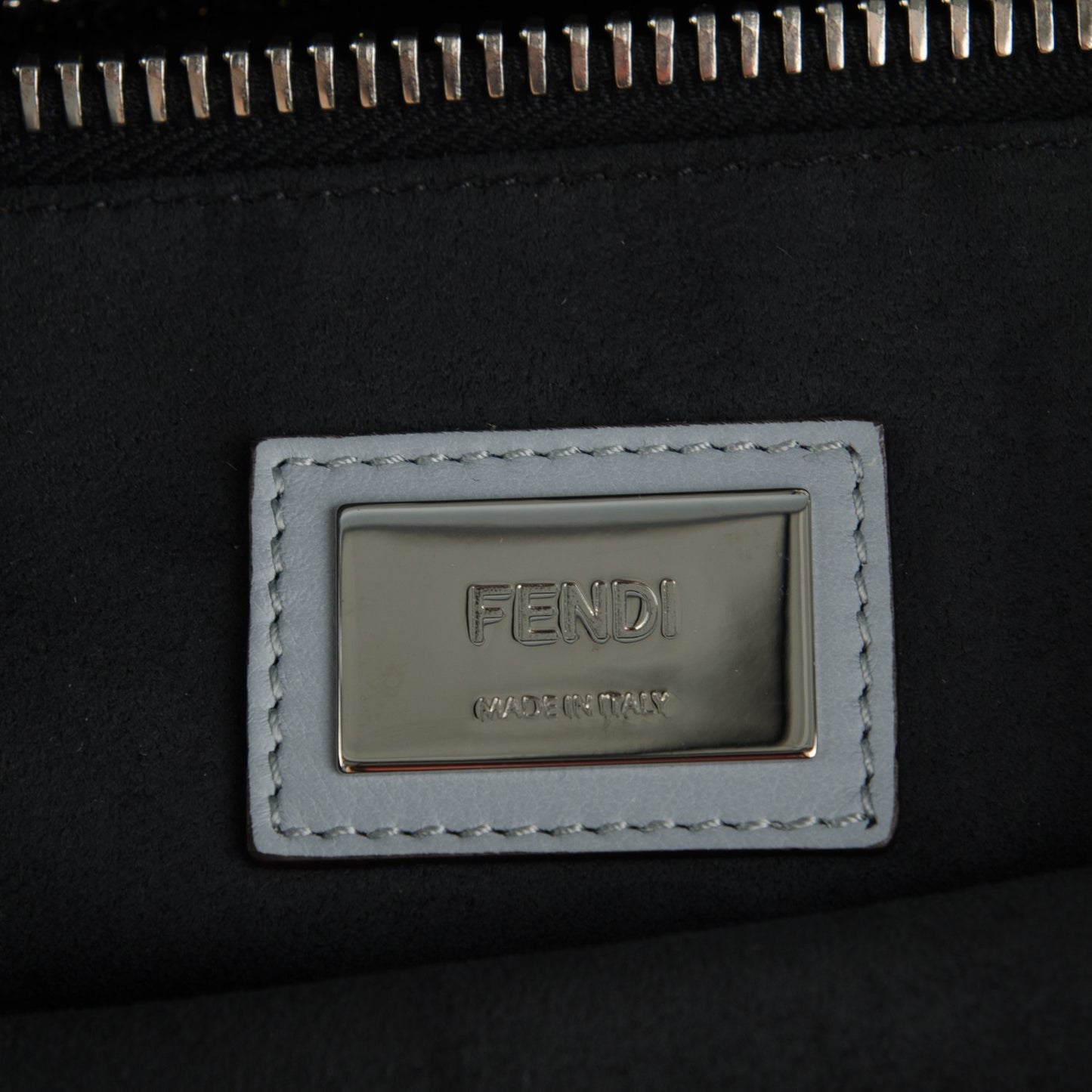Vitello Dolce Large Peekaboo Iconic Satchel Polvere Graphite