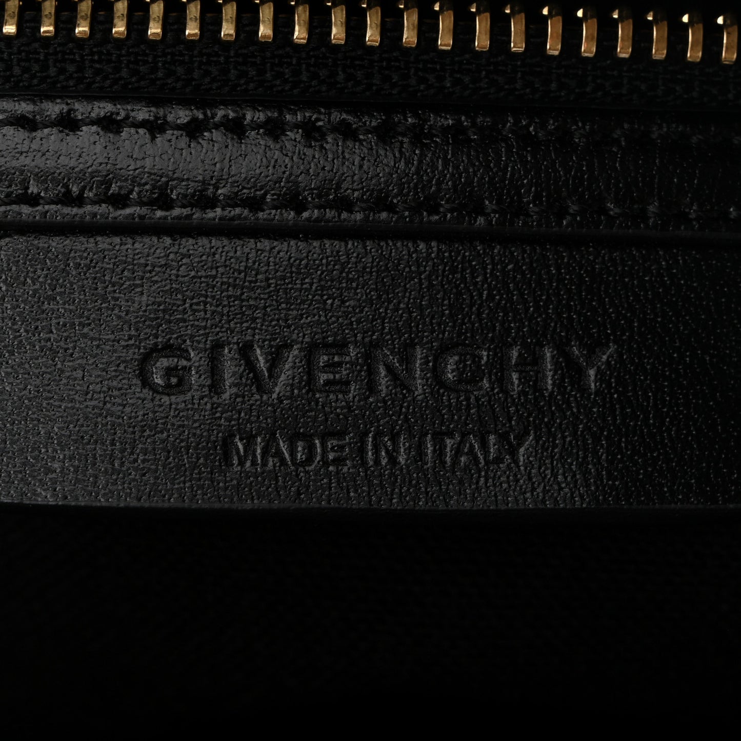 Shiny Lord Calfskin Medium Antigona Black