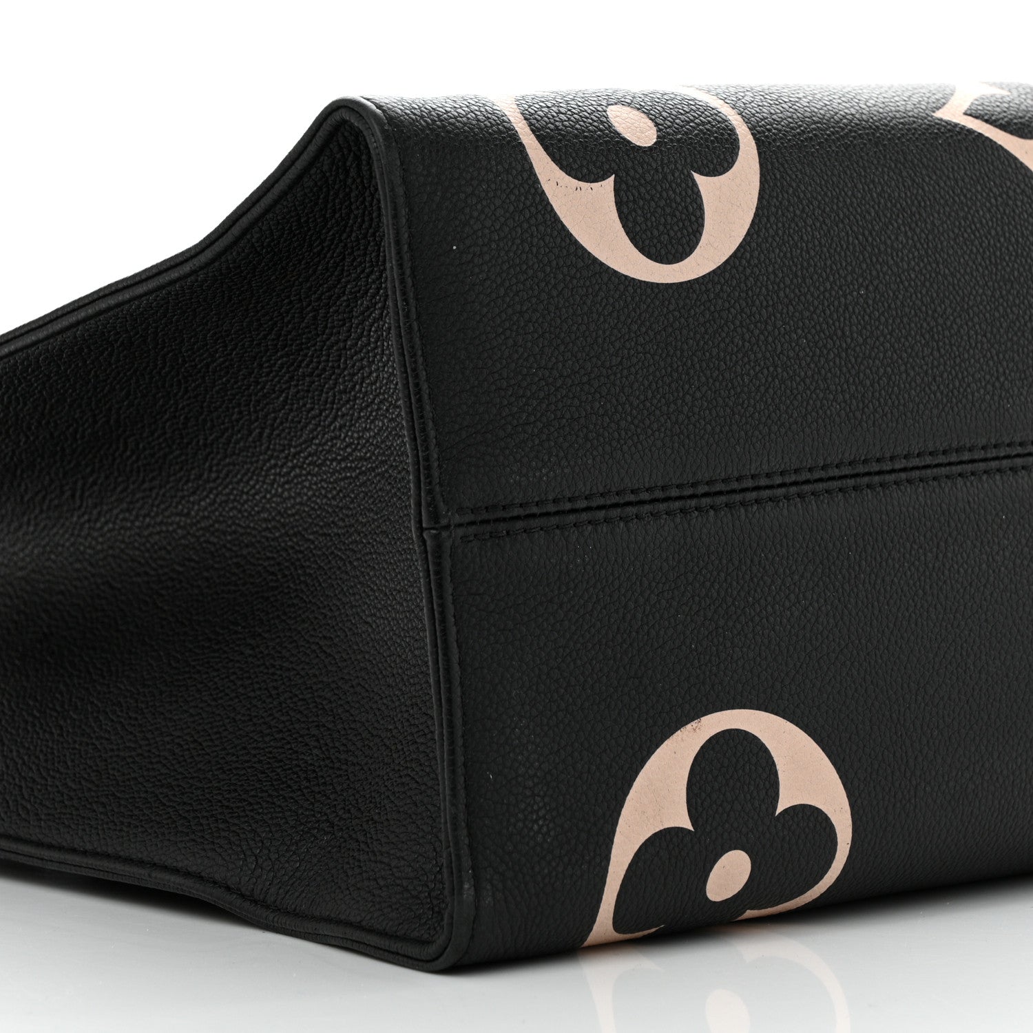 Louis Vuitton Empreinte Monogram Giant Onthego GM Black Beige 8 of 11