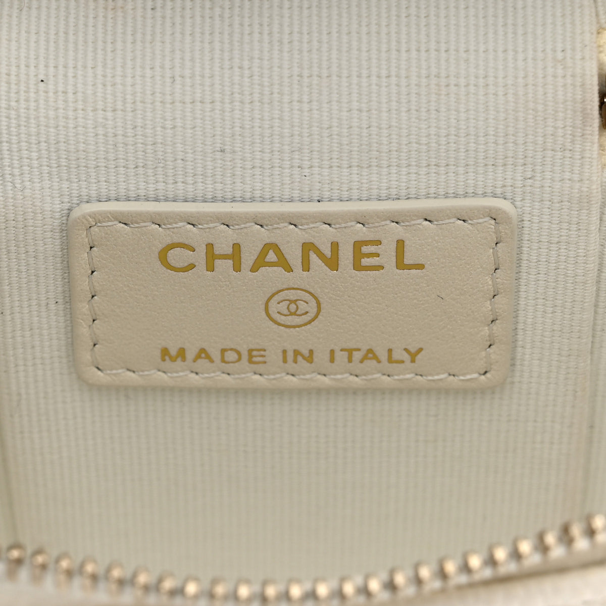 Caviar Quilted Small Handle With Care Vanity Case With Chain White