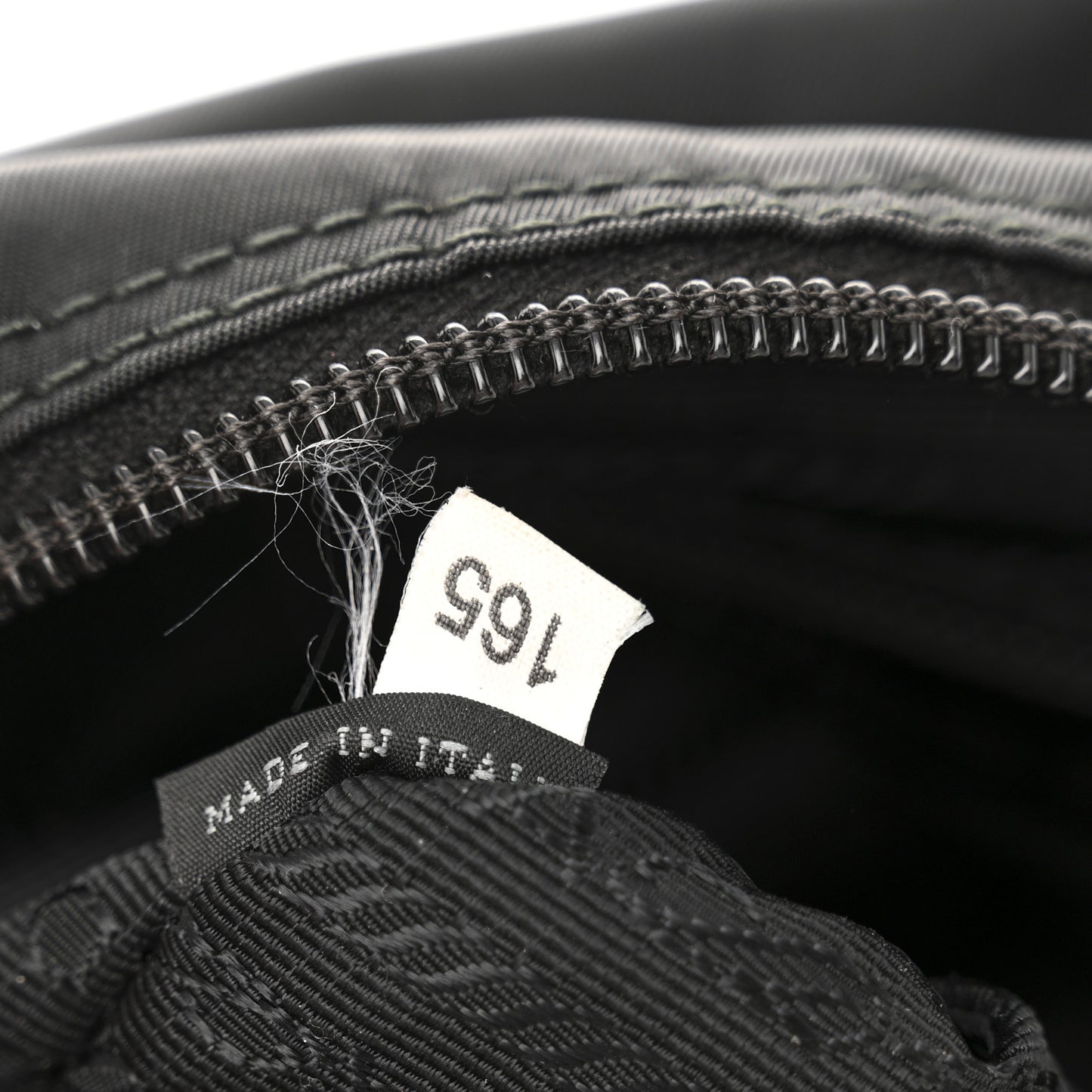 Tessuto Nylon Saffiano Vela Messenger Bag Black