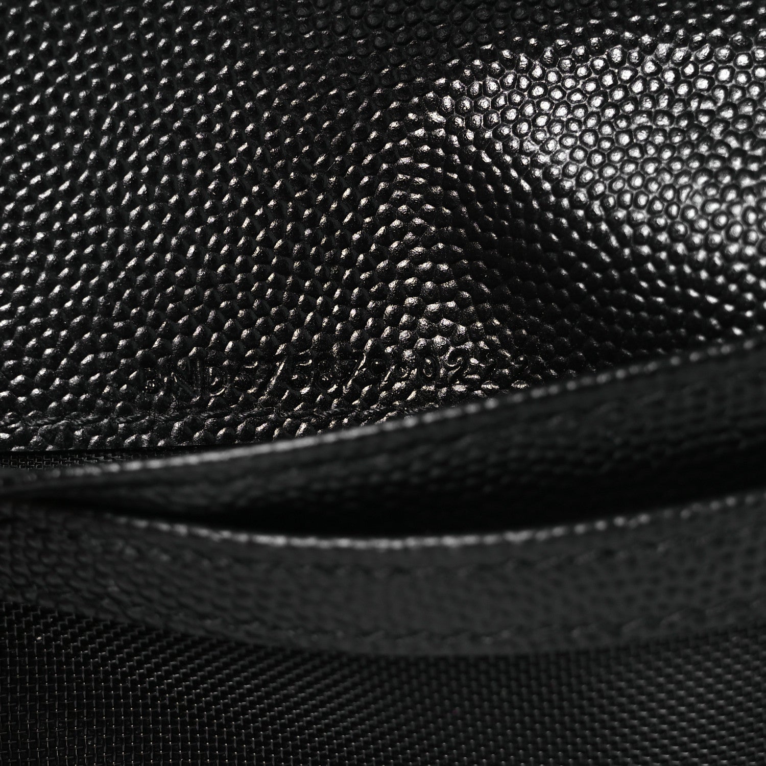 Saint Laurent Grain De Poudre Matelasse Chevron Monogram Zipped Card Case Black 8 of 10