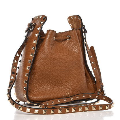 Valentino Garavani Grained Calfskin Rockstud Bucket Bag Bright Cognac 3 of 6