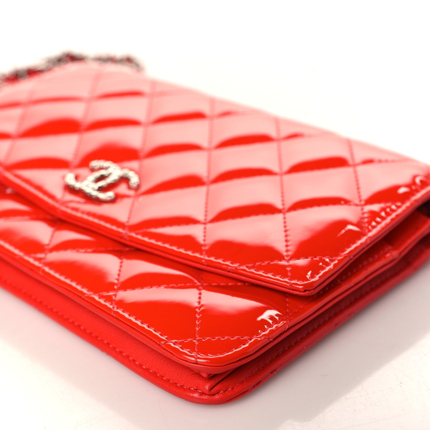 Patent Quilted Brilliant Wallet On Chain WOC Red