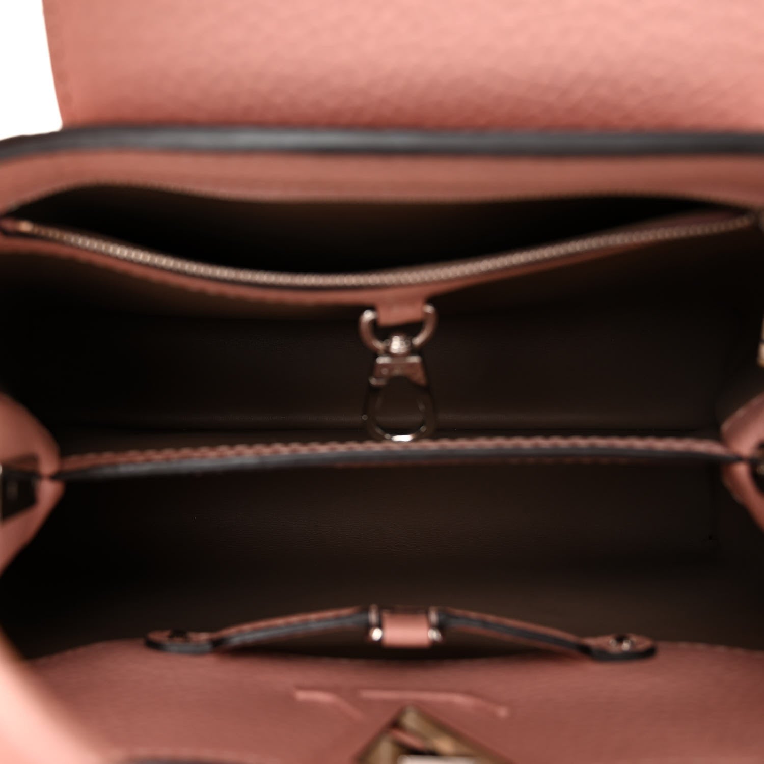 Louis Vuitton Taurillon Capucines BB Magnolia 5 of 10