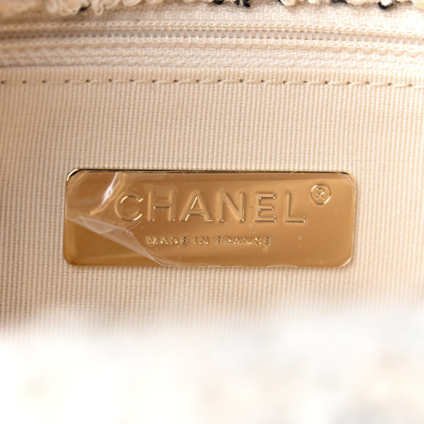Tweed Quilted Medium Chanel 19 Flap Ecru Black