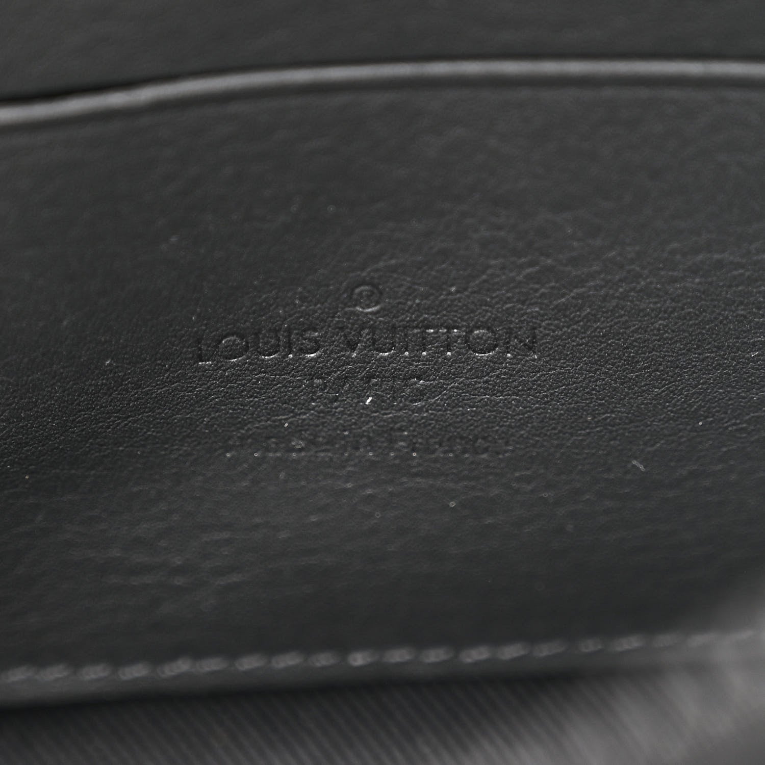 Louis Vuitton Calfskin Aerogram Alpha Wearable Wallet Black 7 of 9