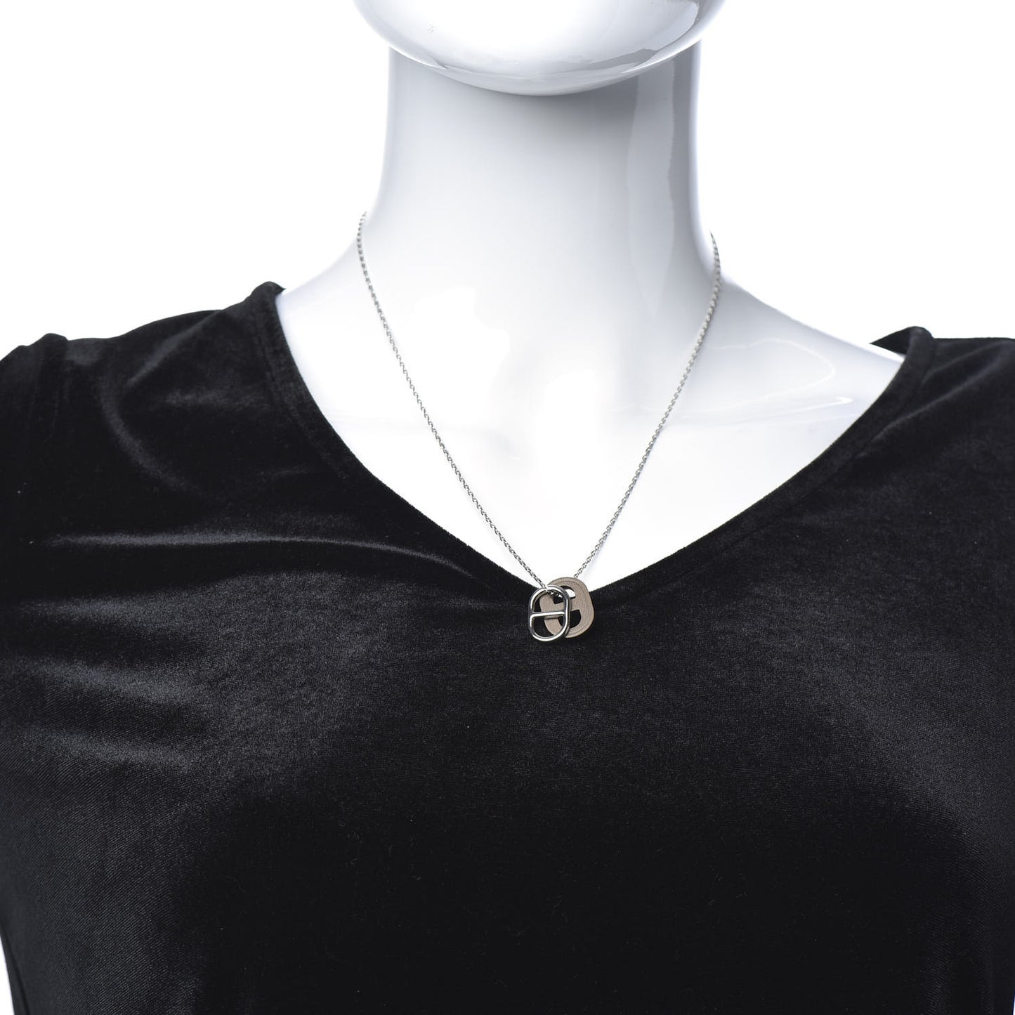 Swift O'Maillon Pendant Necklace Etoupe