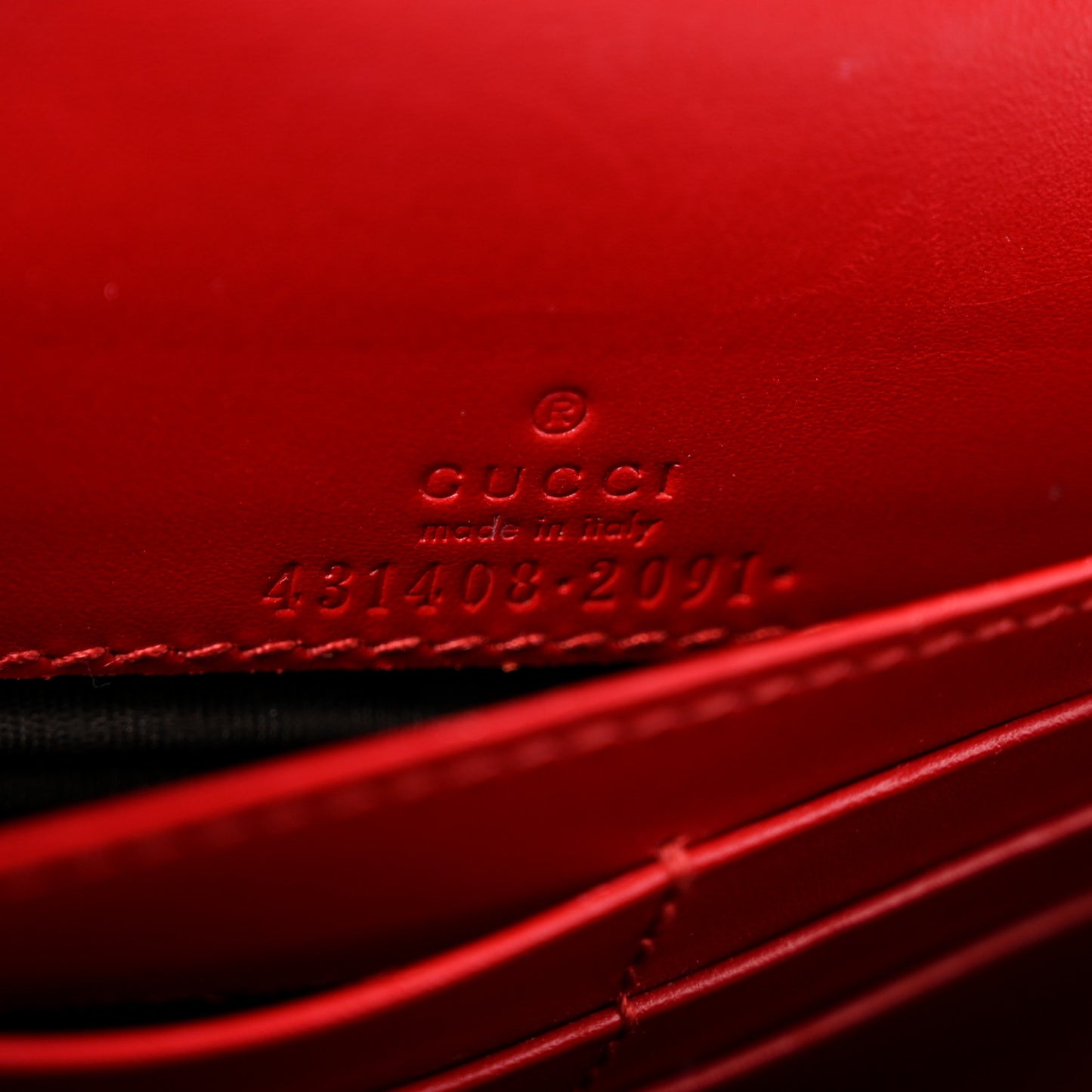 Guccissima Signature Bowy Chain Wallet Hibiscus Red