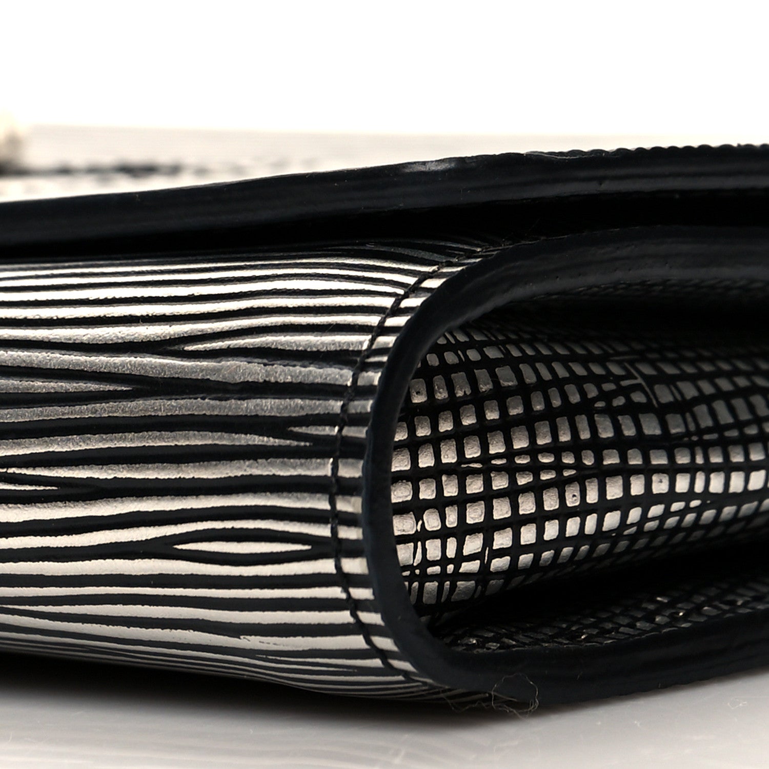 Louis Vuitton Epi Twist Chain Wallet Metal 9 of 9