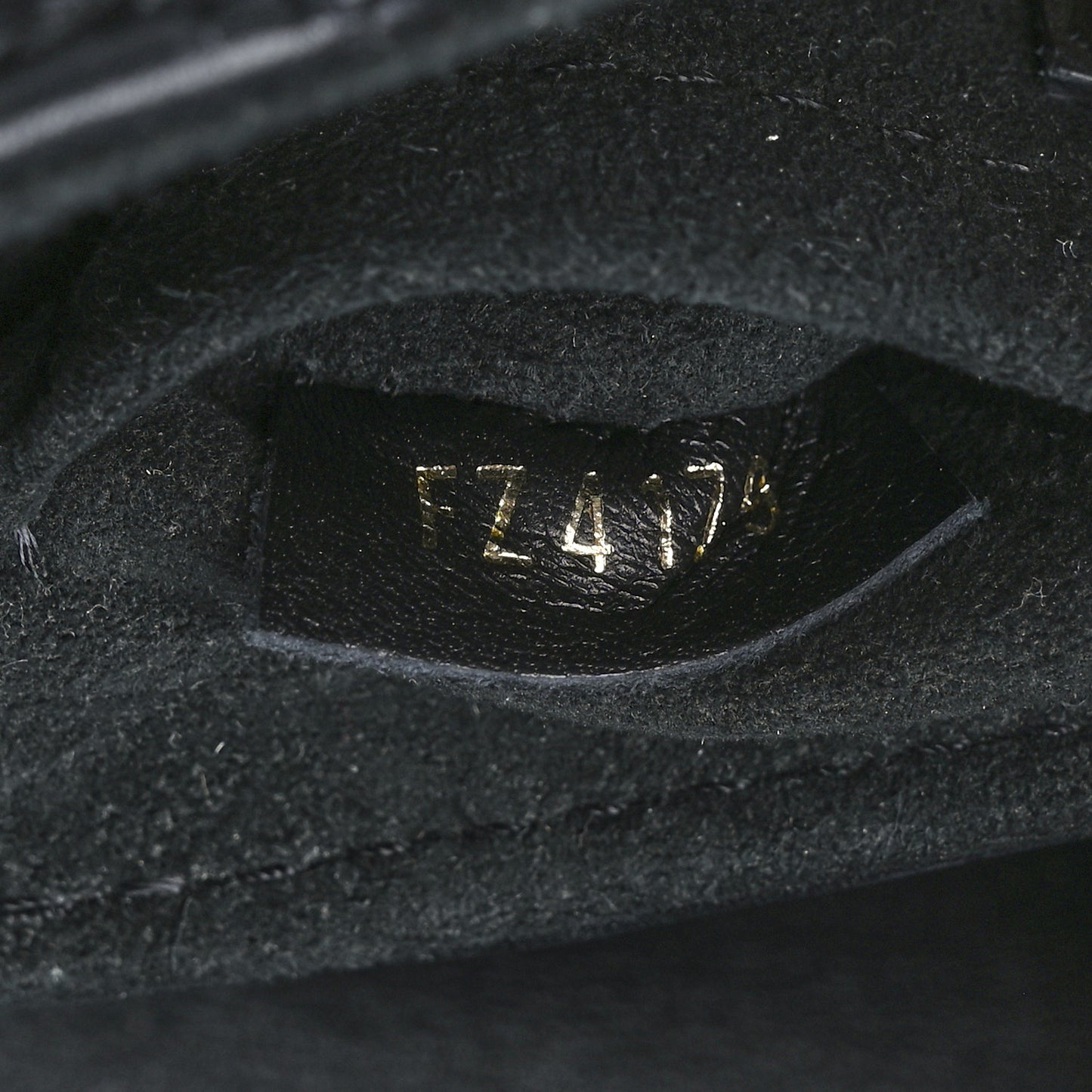Calfskin New Wave Chain PM Black