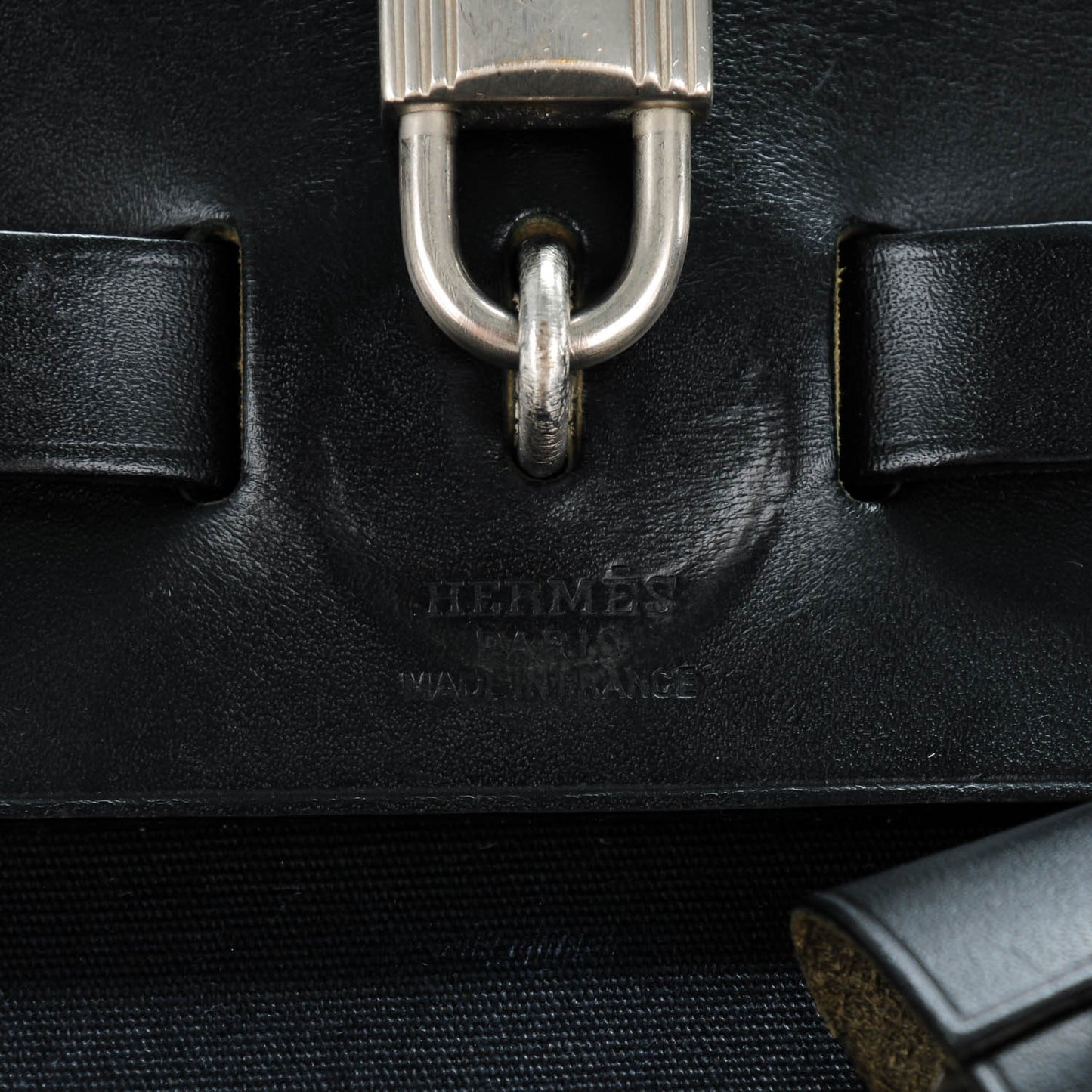 Toile Vache Calfskin Herbag 30 PM Black