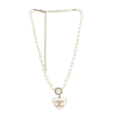 Chanel Pearl Crystal CC Heart Short Necklace Pearly White Gold 3 of 5