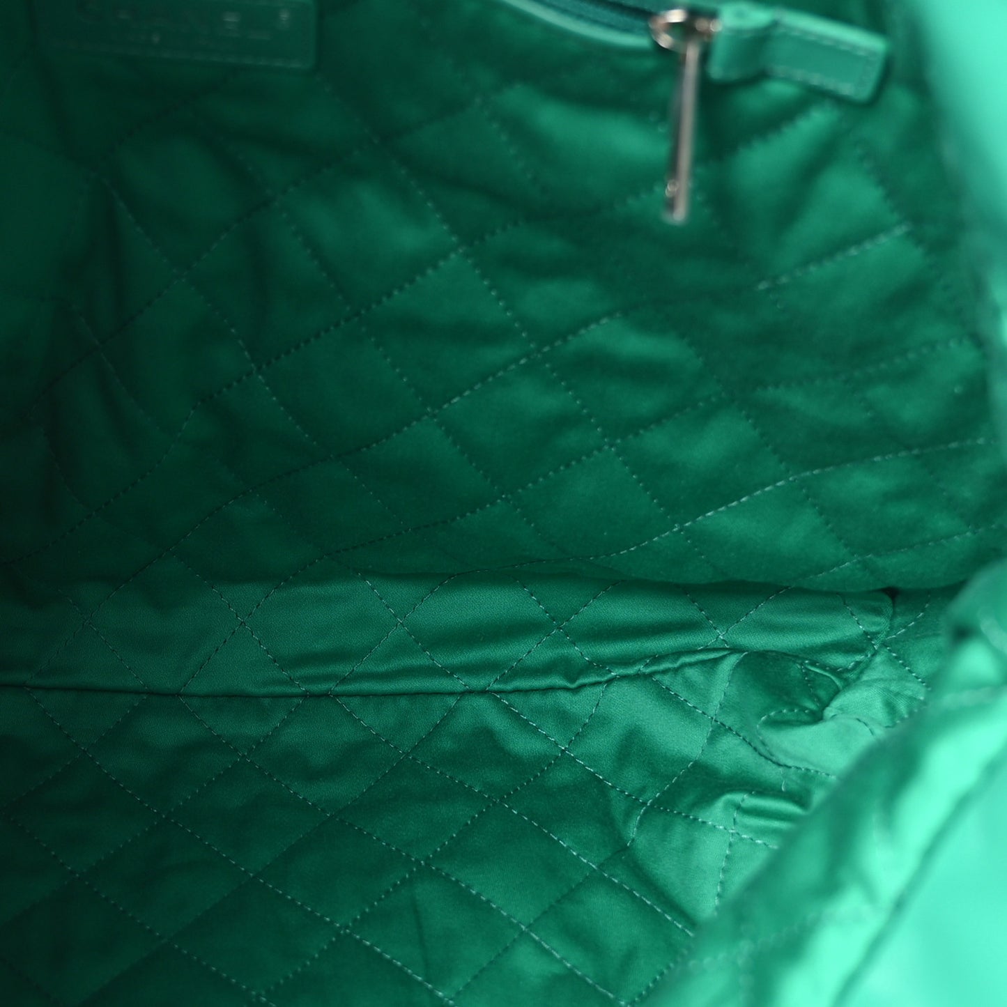 Shiny Calfskin Quilted Chanel 22 Green