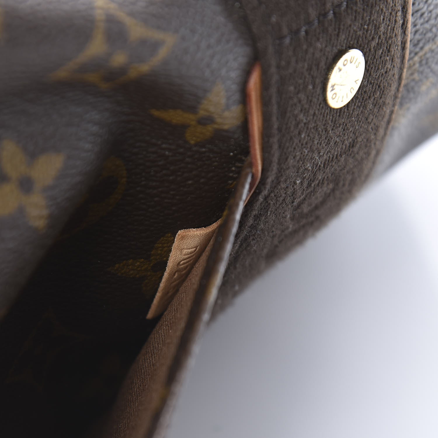 Louis Vuitton Monogram Weekender Beaubourg MM 6 of 14