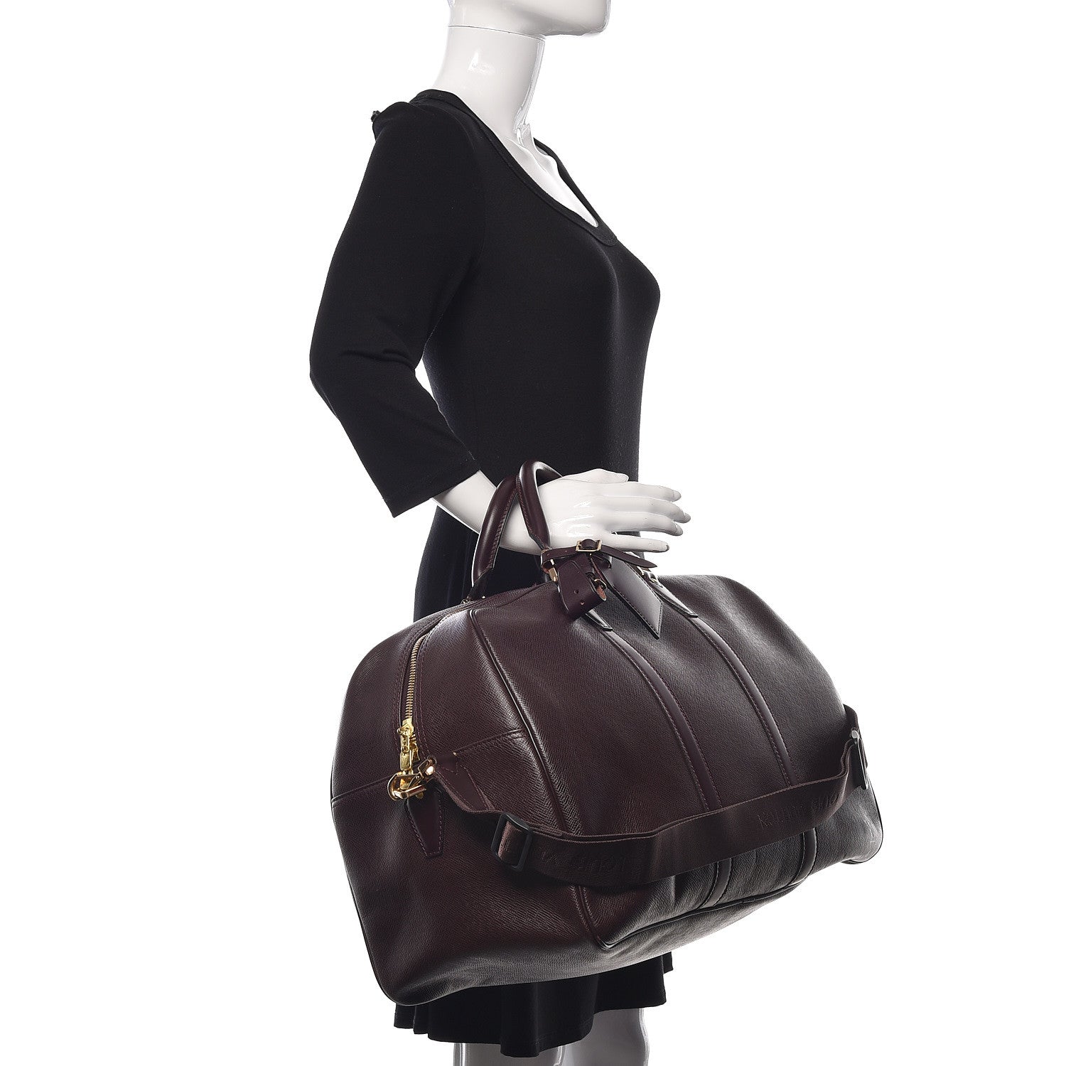 Louis Vuitton Taiga Kendall PM Acajou 2 of 17