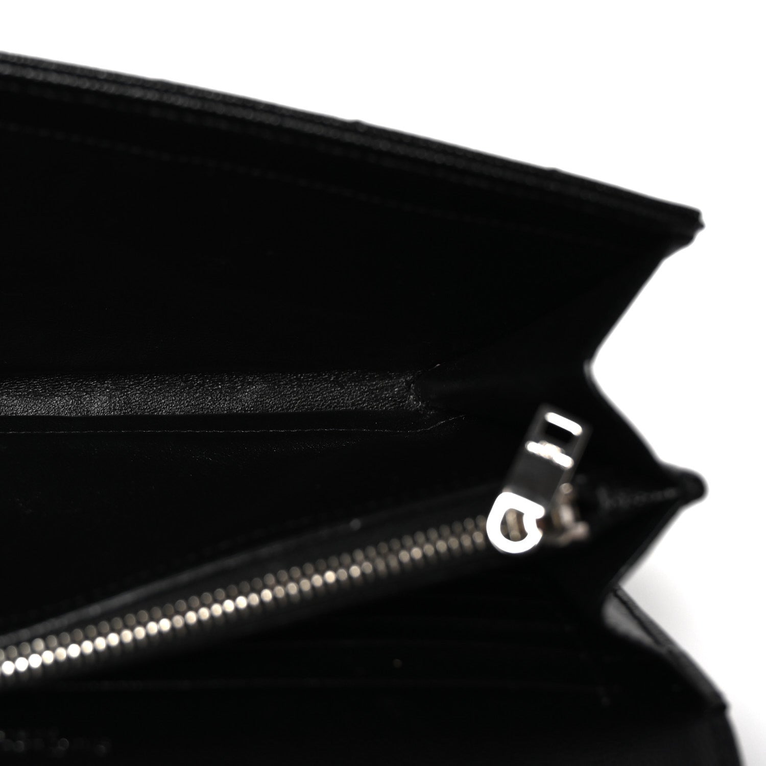 Saint Laurent Grain De Poudre Matelasse Chevron Monogram Chain Wallet Black 5 of 10