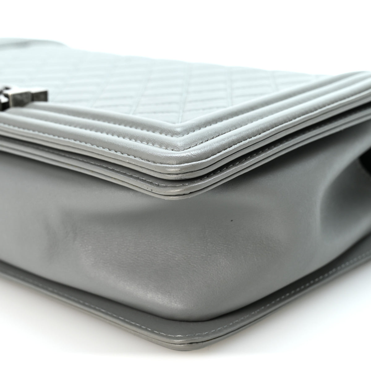 Lambskin Quilted New Medium Boy Flap Grey