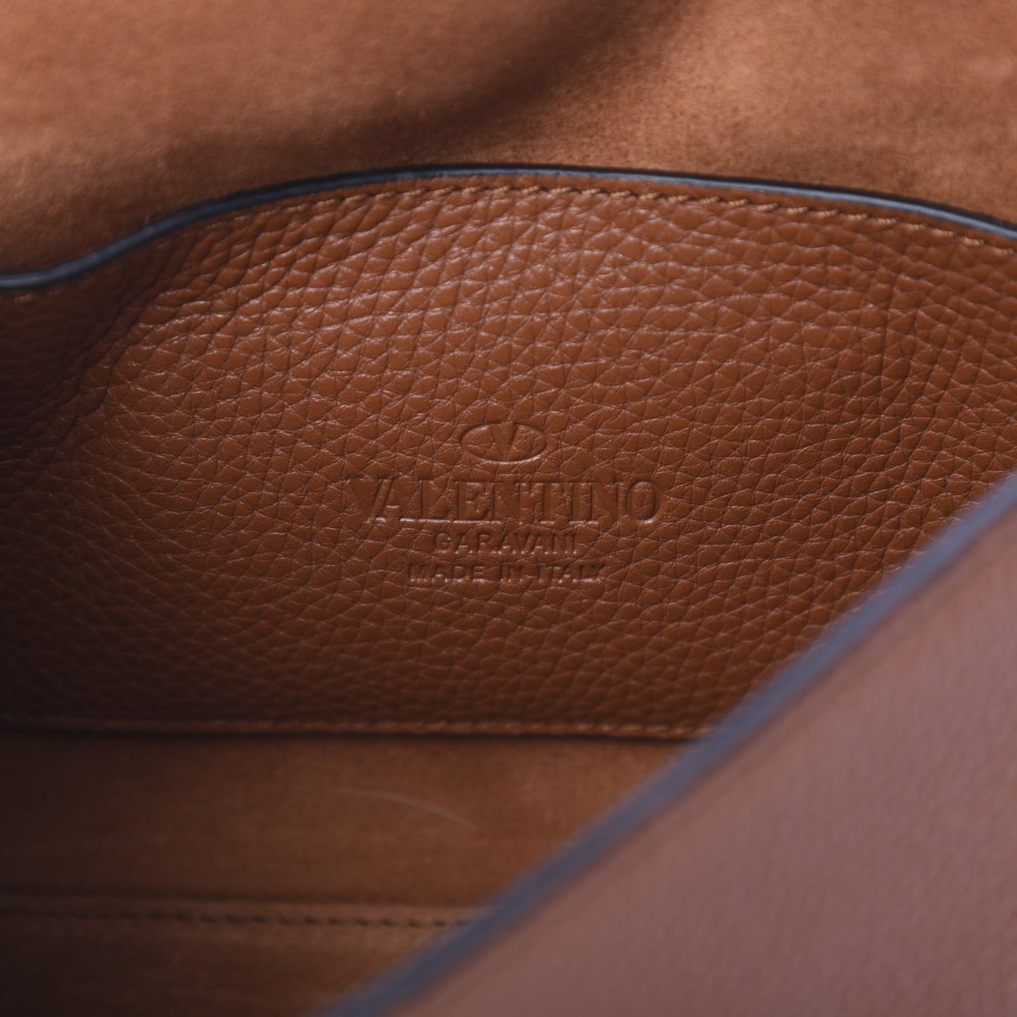 Pebbled Calfskin Medium Rockstud Flip Lock Crossbody Bag Saddle Brown