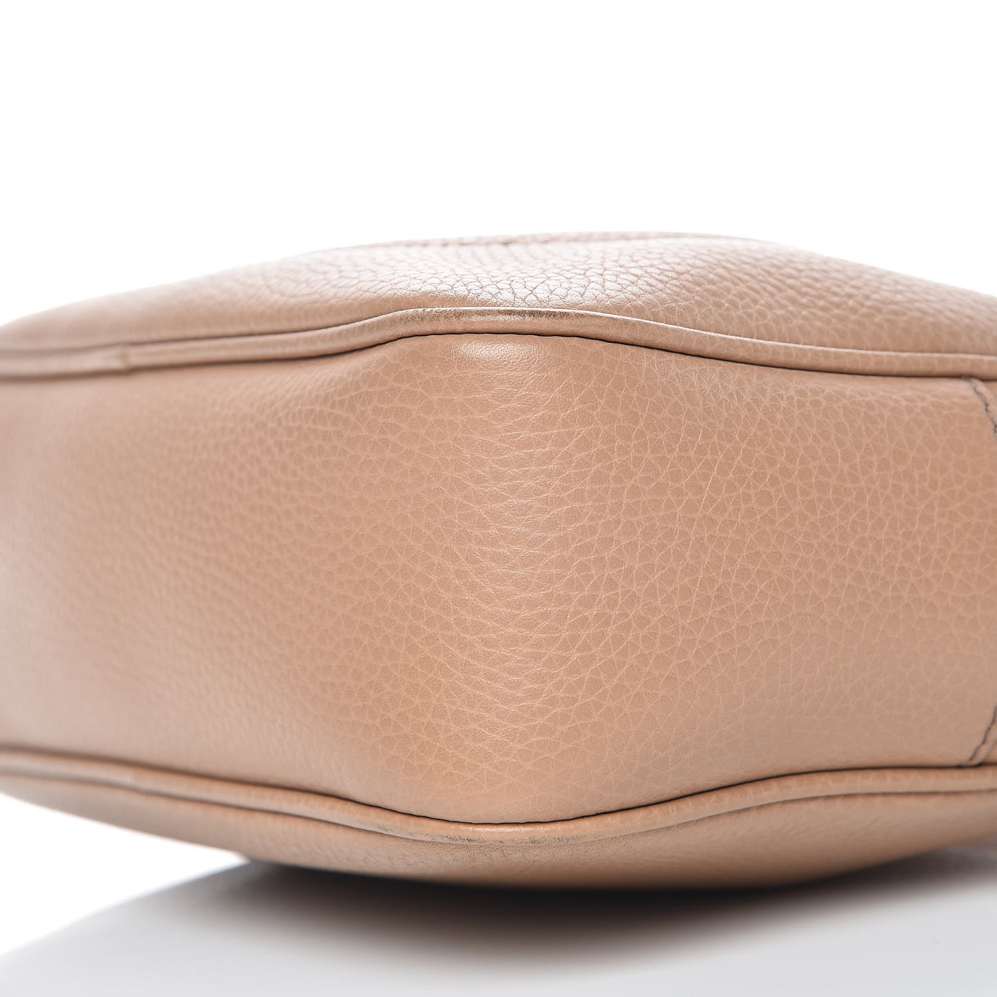 Pebbled Calfskin Small Soho Disco Bag Camelia