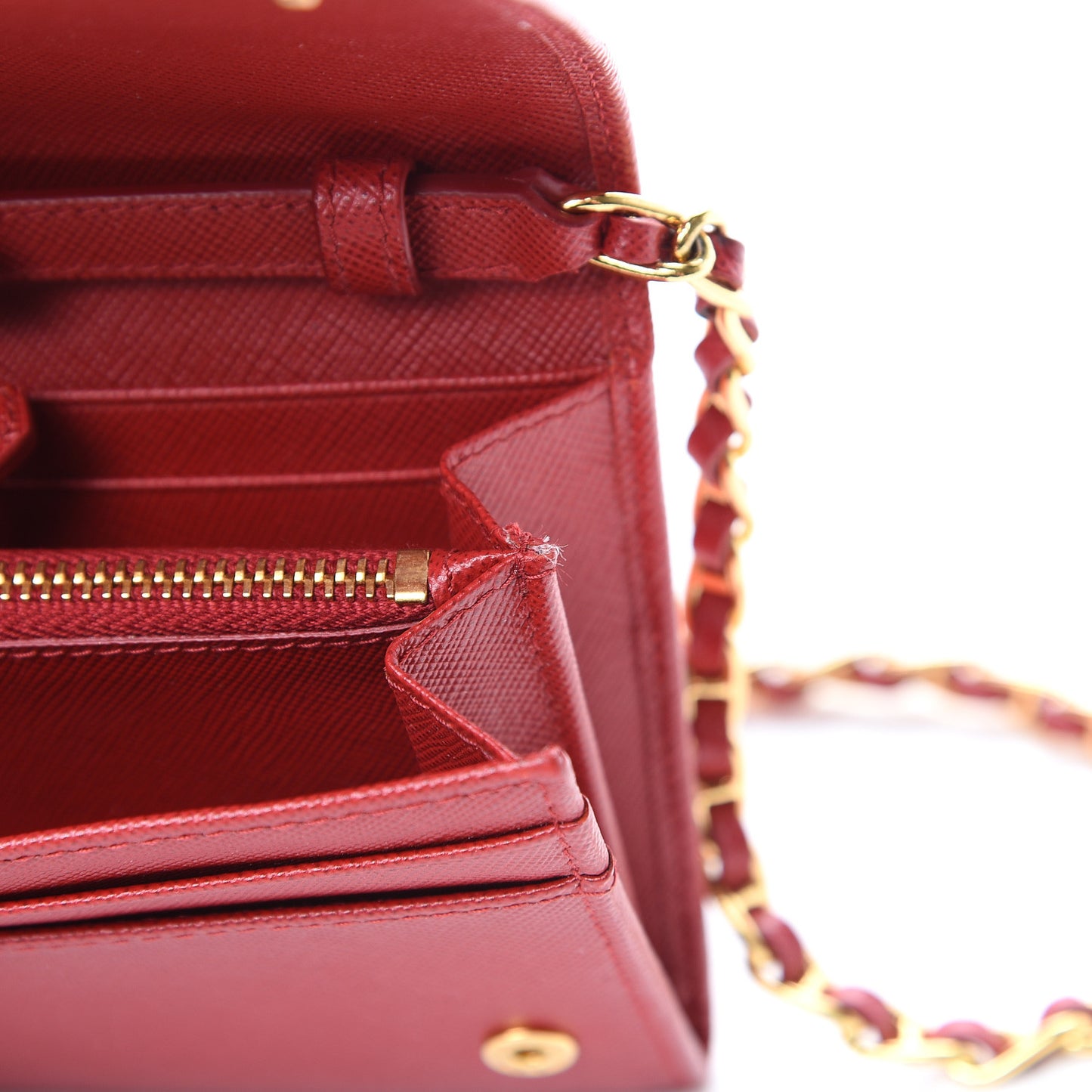 Saffiano Metal Oro Chain Wallet Fuoco