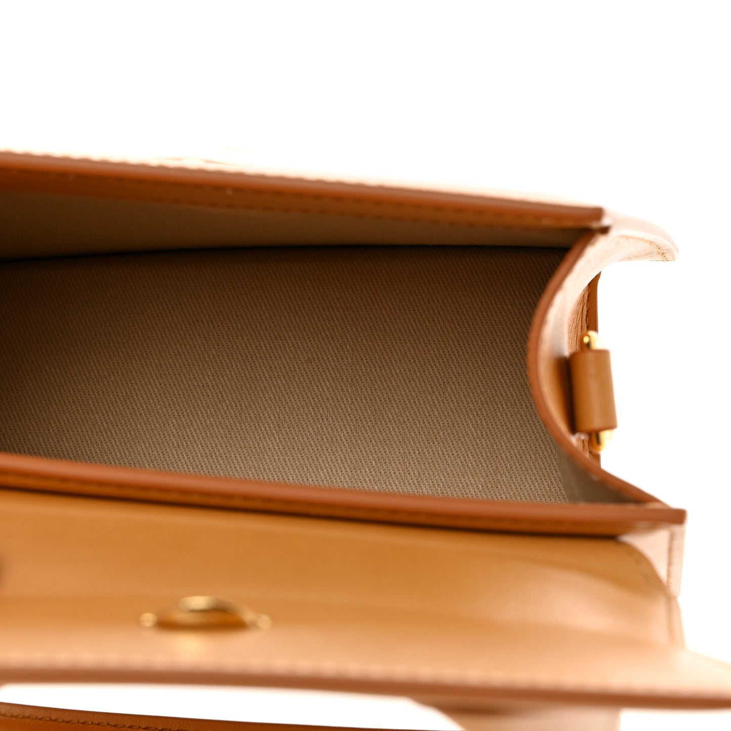 Smooth Calfskin Le Chiquito Moyen Beige